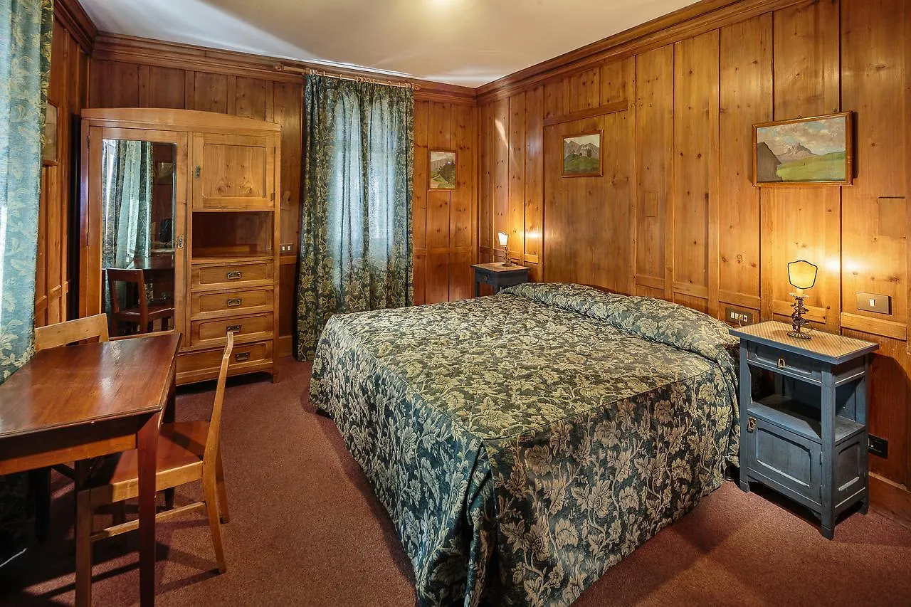 **  Dependance Hotel Corona Cortina dʼAmpezzo Italia